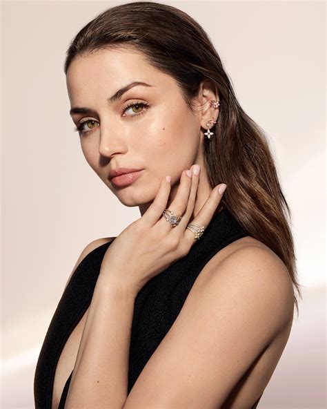 ana de armas louis vuitton dress|collier louis vuitton blossom.